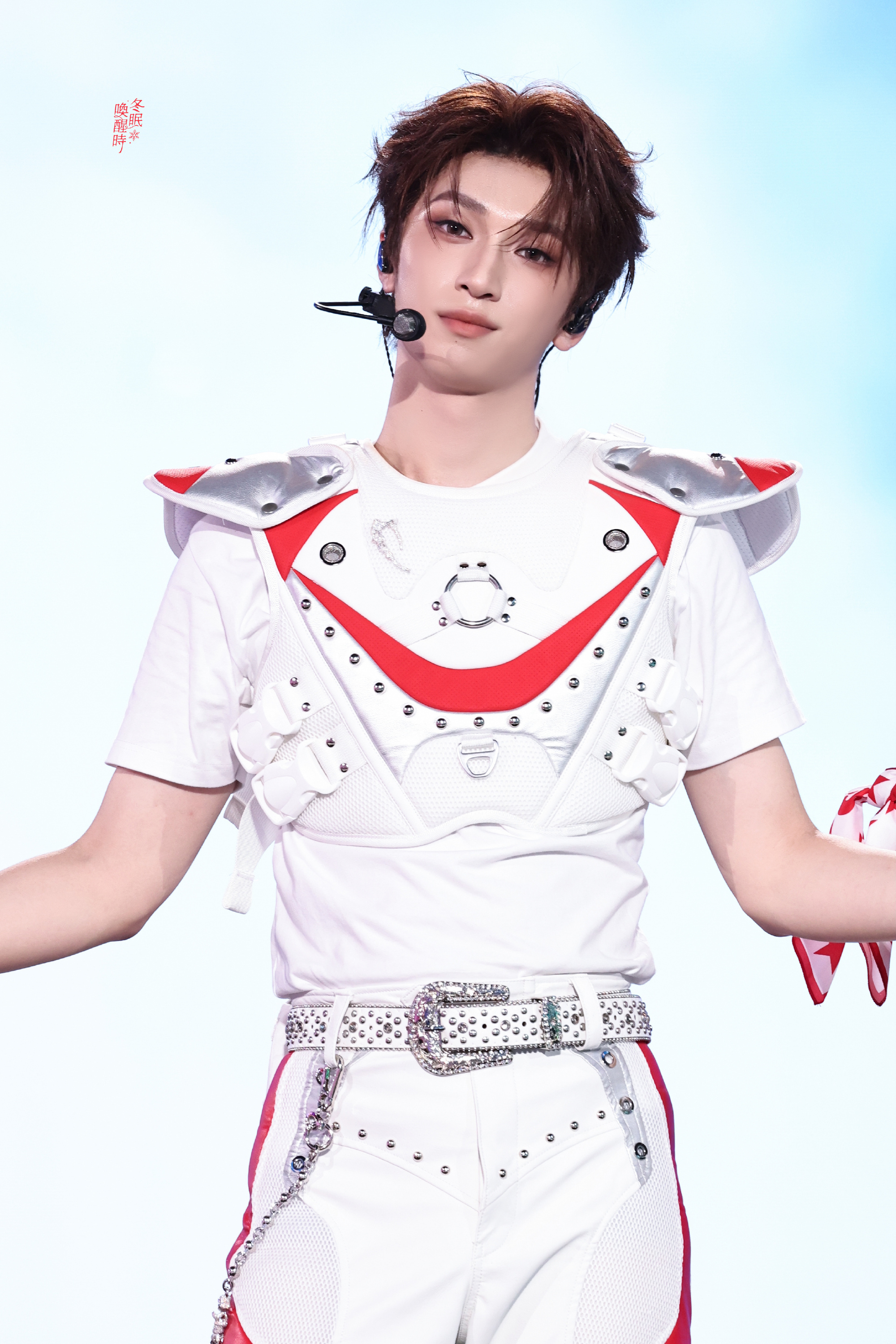 仿佛在说“来哥哥的怀抱吧”💧全世界最宠的男人 