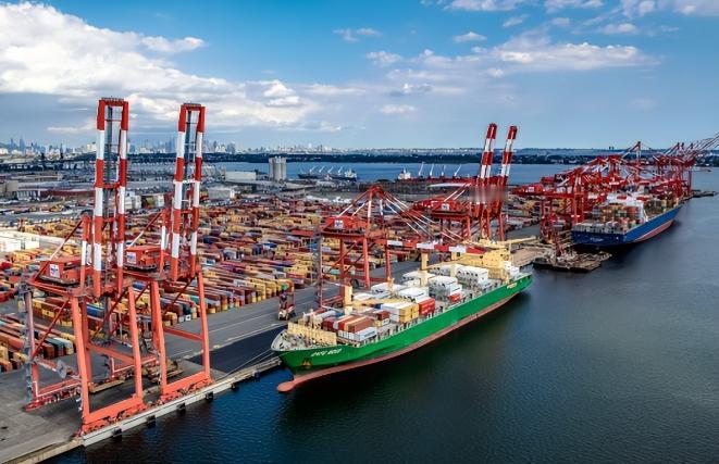 中美巴黎两日闭门磋商落幕，没有硝烟却暗藏较量！一边是美方沉迷霸权套路、频频施压，