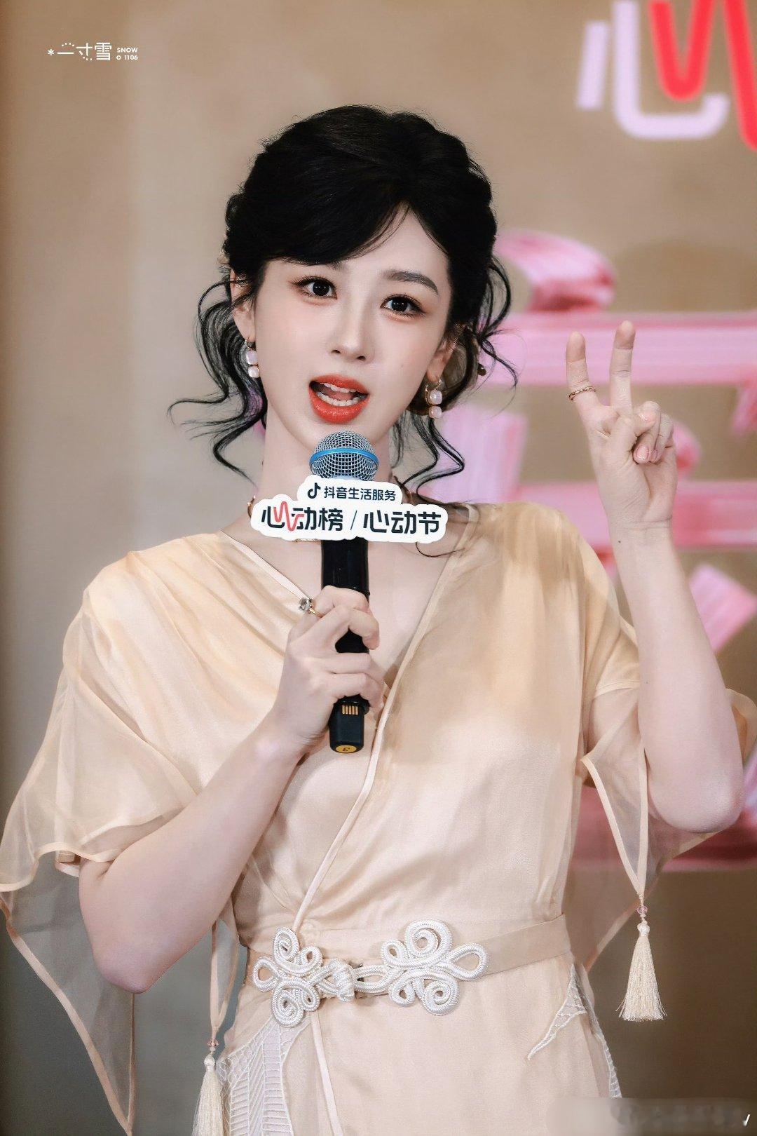 女生跟我抢老公就算了，男生跟我抢老公真的忍不了，男粉你们克制一下