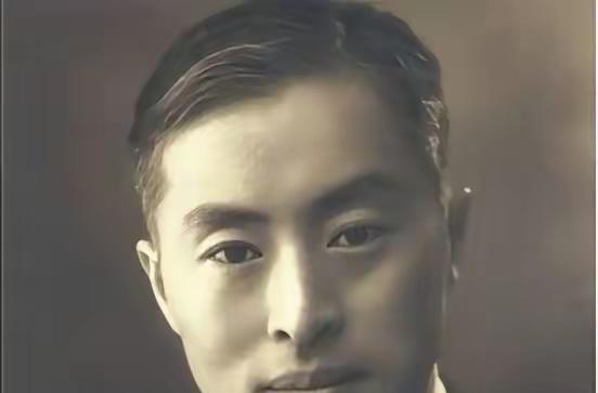 1949年，国民党少将没赶上前往台湾的最后一班飞机，迫不得已躲进贵州深山，躲了八