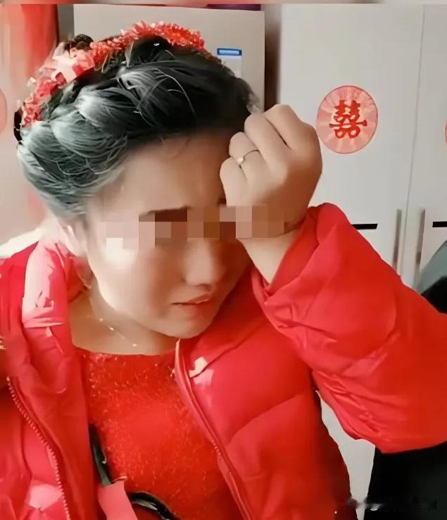 江苏，一男子花30万彩礼娶媳妇，岂料，当男子到女方家迎亲时，丈母娘竟要男子再拿6