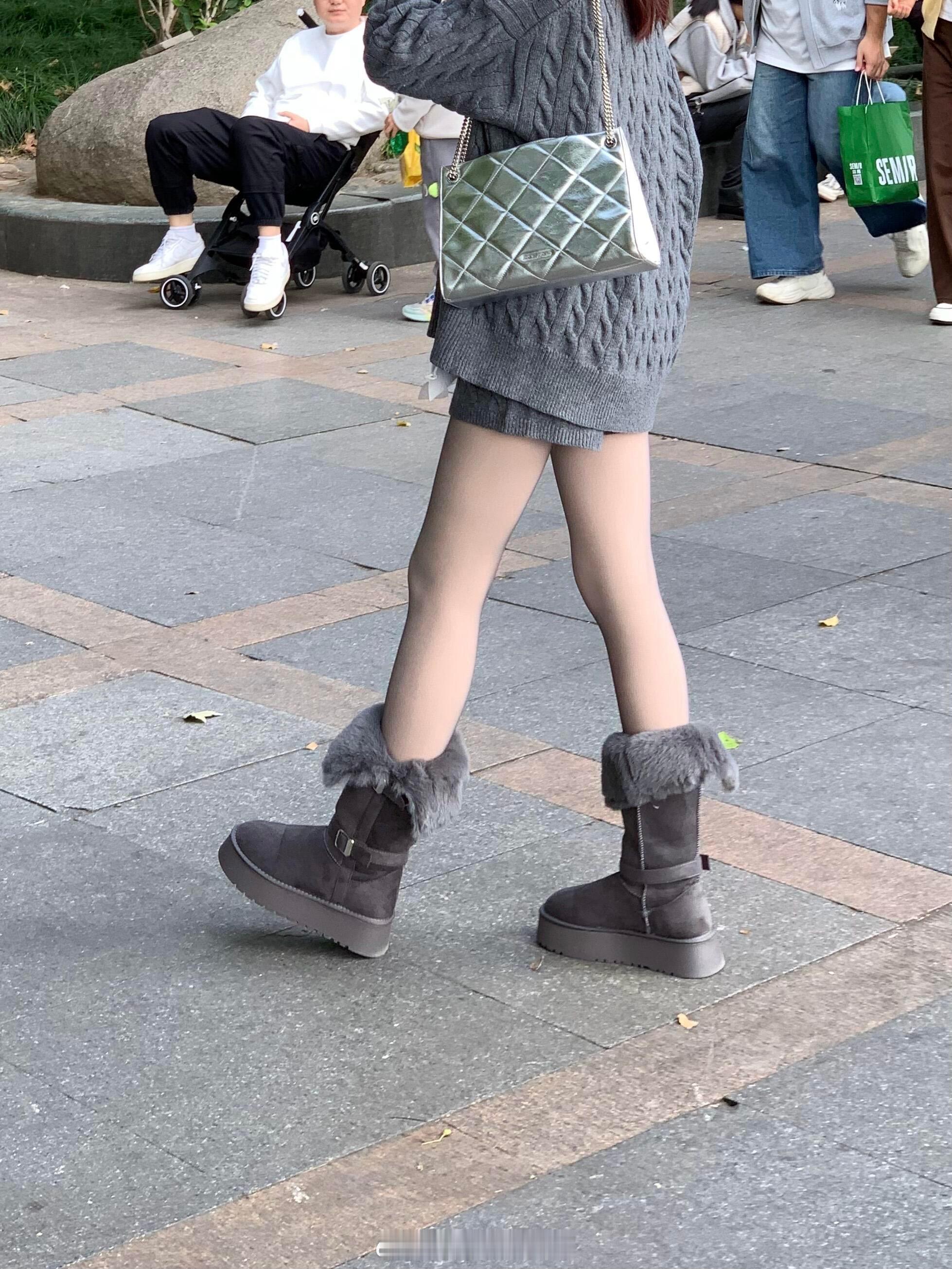 wok！不要再买加绒黑丝了！！！直接替代了我的光腿神器啊啊啊，怎么能那么清透啊，