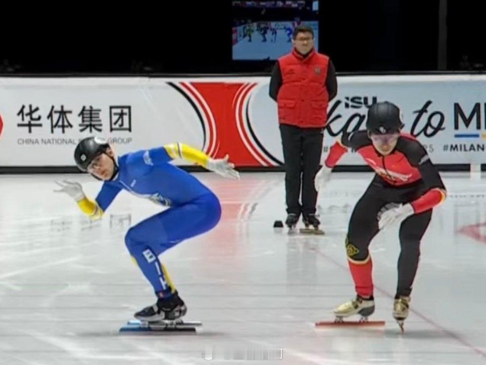 大半夜的看到这起跑姿势 谁还能睡着啊哈哈哈哈哈哈哈哈🤣🤣🤣短道速滑体育共创