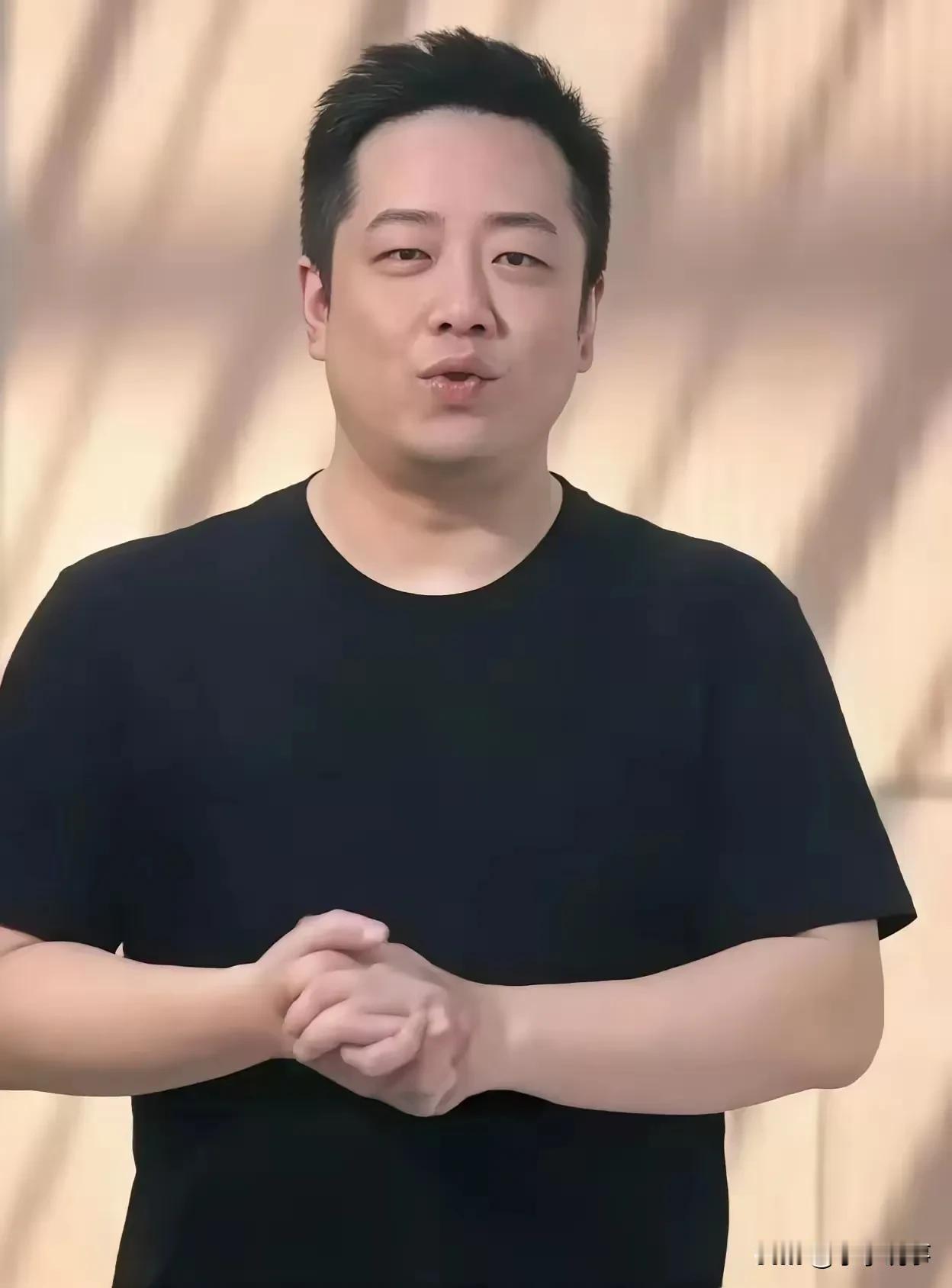 钉钉副总裁每天只睡5小时，
扛不住内卷直接辞职，这件事撕开大厂藏不住的残酷现实。