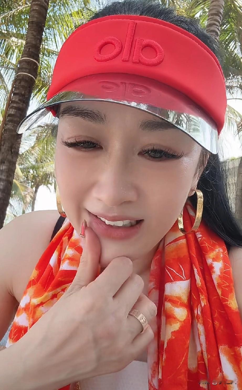 钟丽缇说我还很年轻，想干什么就干什么，女人一定要有活力，不要因为累了什么都不干，