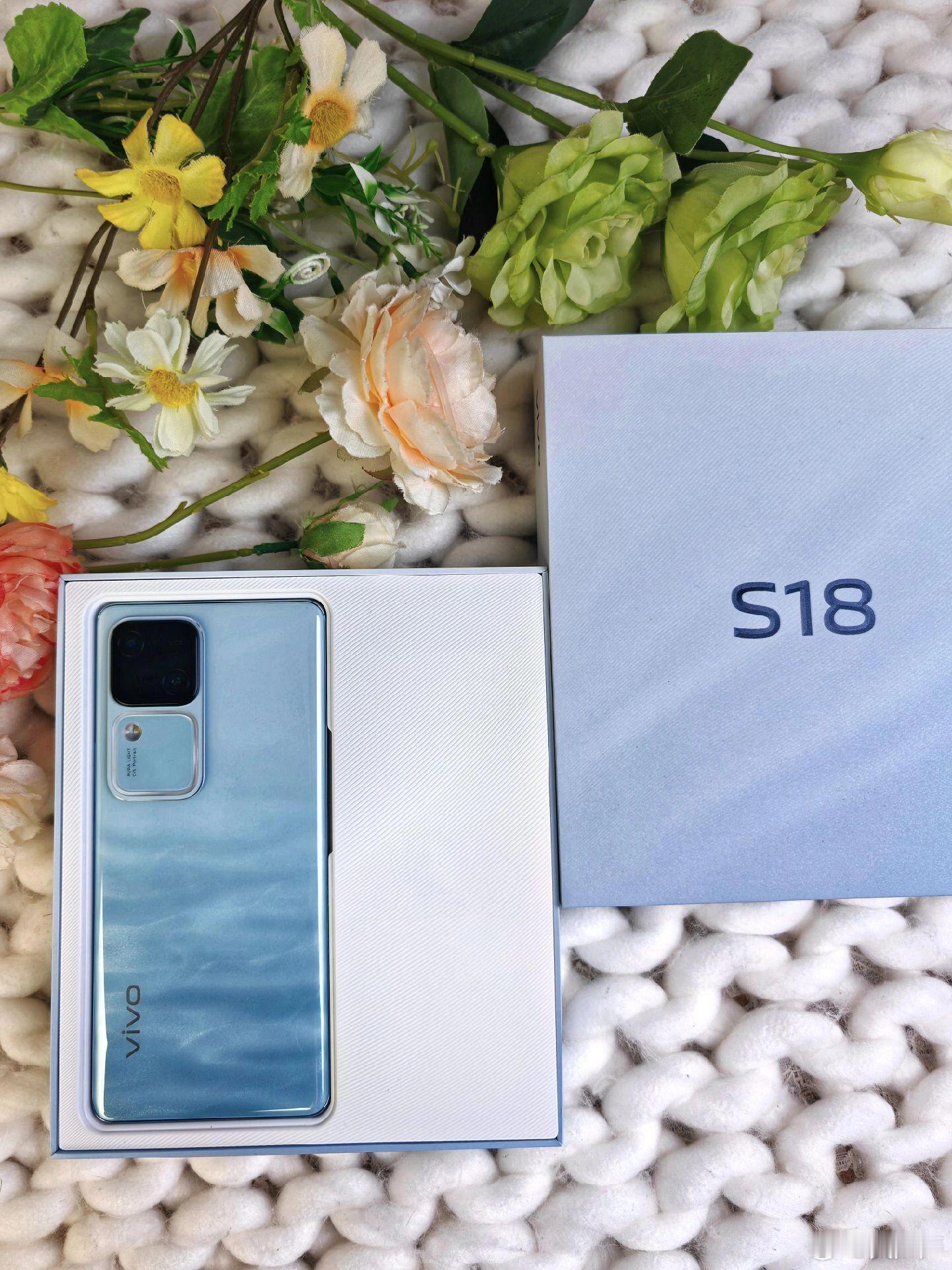 vivo s18✔️优点1、拍照表现出色这款手机拥有前置5000万像素主摄，并且