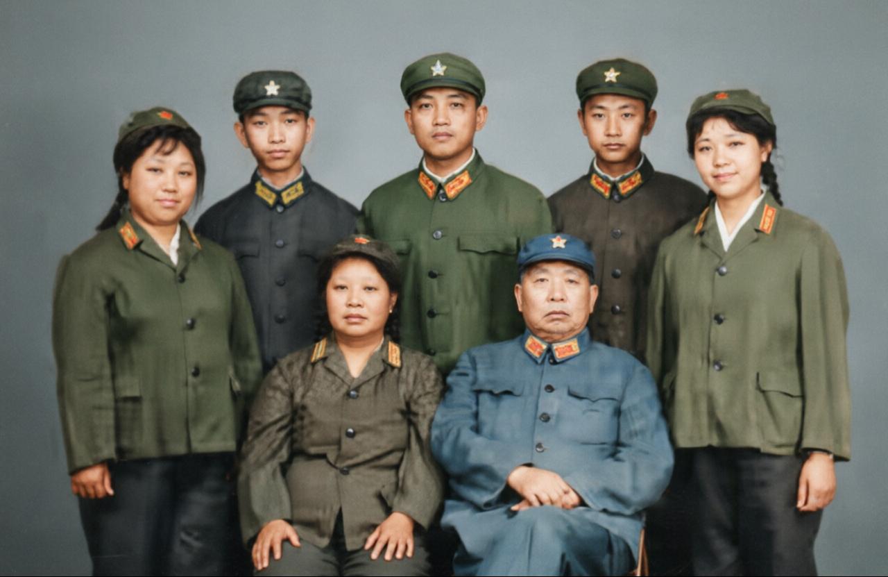 开国中将，育有6个子女，个个优秀、都是栋梁之才，女婿很优秀，曾是珠海警备区副司令