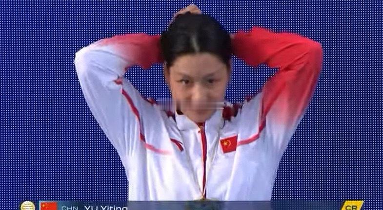 历史性击败世界纪录保持者 低调出击余依婷0.02秒优势勇夺泛太赛女200混冠军！