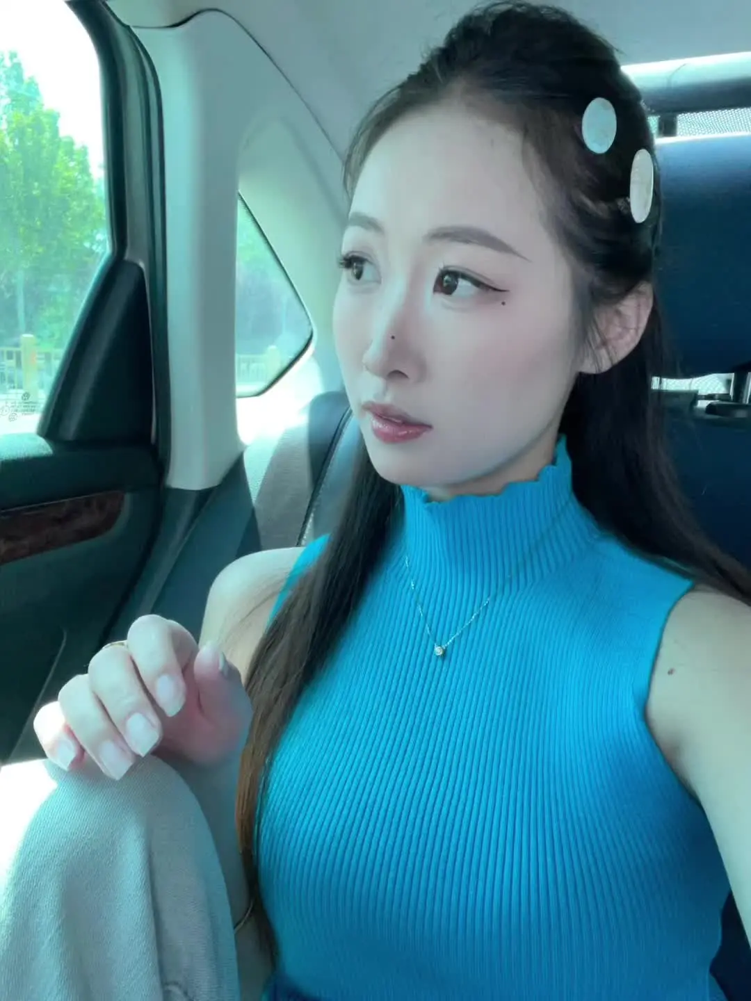 活在自己的热爱里 而不是别人的眼光里