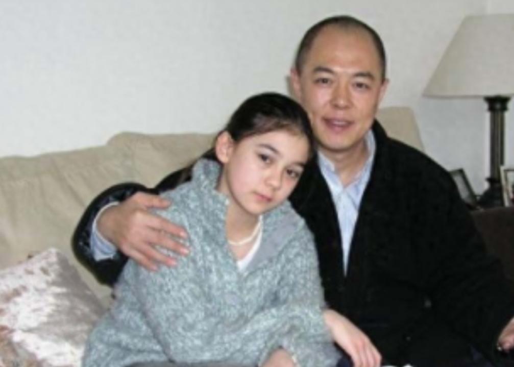 她是“回族第一美女”，当年被“皇阿玛”张铁林欺骗感情，转身竟嫁给了港片里‘臭名昭