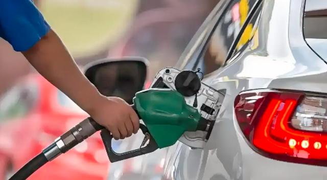 最新消息：
俄罗斯宣布全面停止汽油出口，从2026 年 4 月 1 日起至 7 