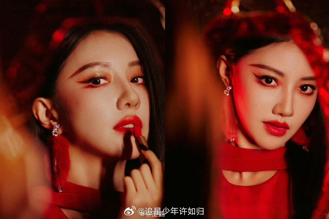王鹤润角姐妆回归王鹤润梦回角丽谯这一身造型完美复刻角姐的气质，明艳又缱绻，疯批又