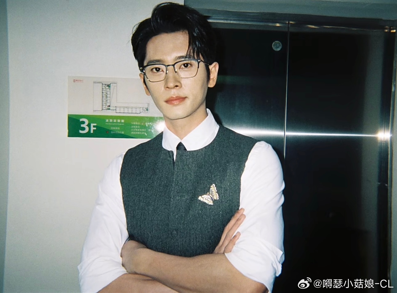 丞磊 拍立得的神又变成了一次性胶片相机的神[舔屏] ​​​