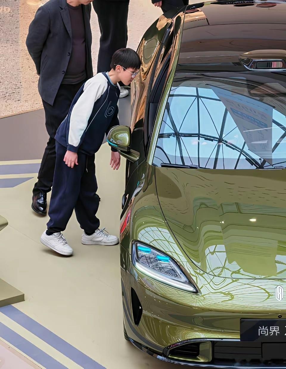尚界Z7确实很受欢迎啊事实证明，造车外观才是第一生产力，什么闪充、云辇、天神之眼