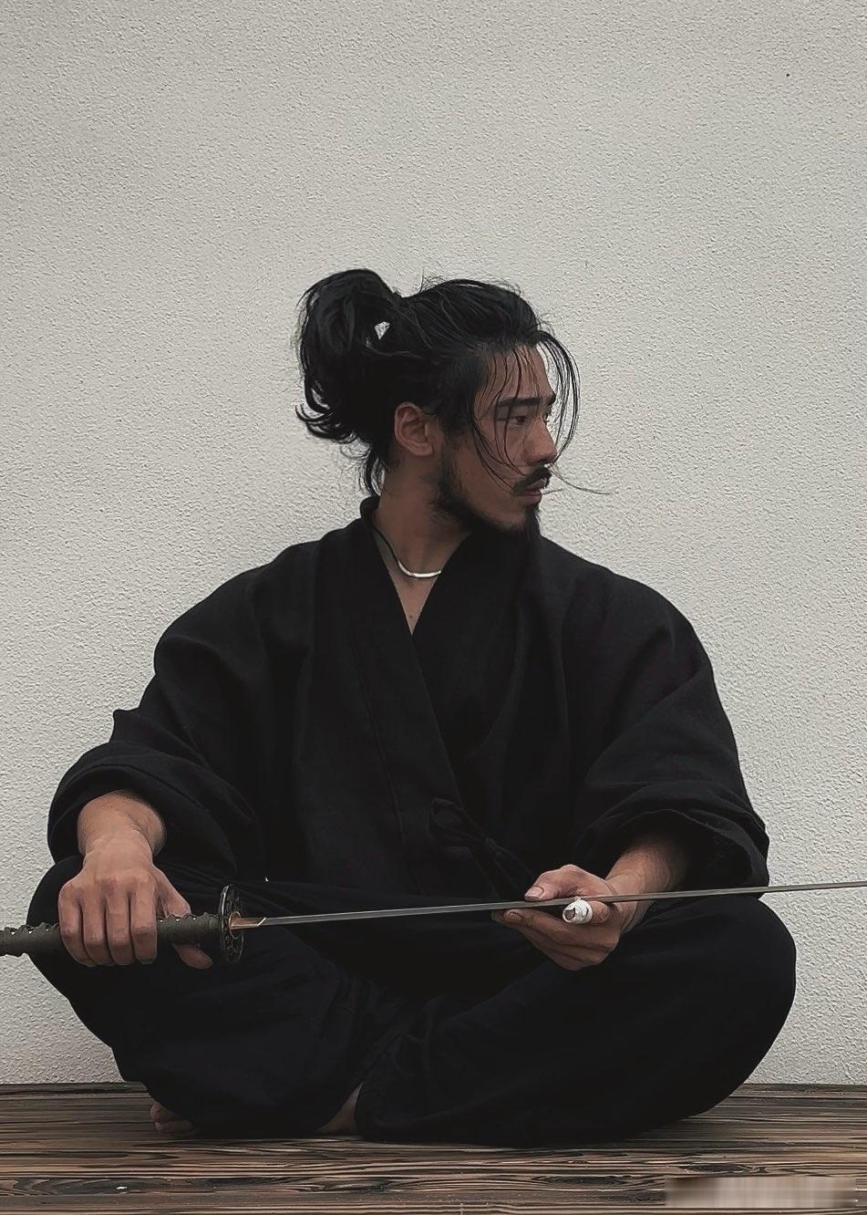 看了一个视频，说为什么中国武术的国际影响力在李小龙之后越来越低，甚至不如日本的武