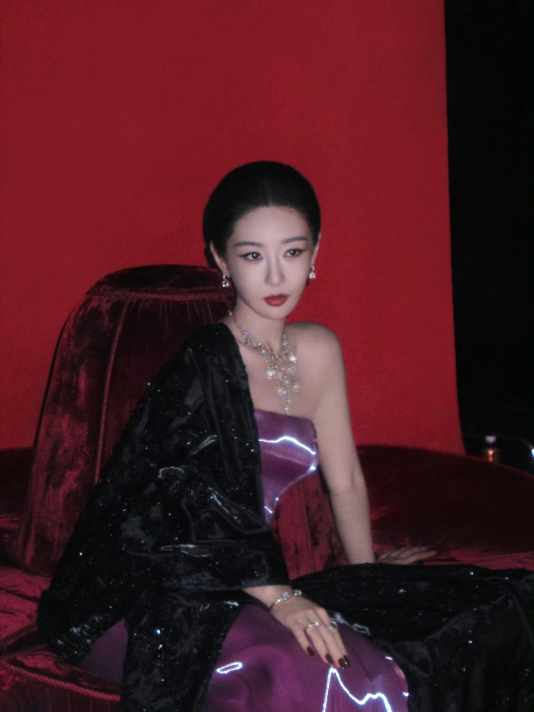 杨紫杨紫V中文版金九封面姐姐眼神简直沙我啊啊啊啊