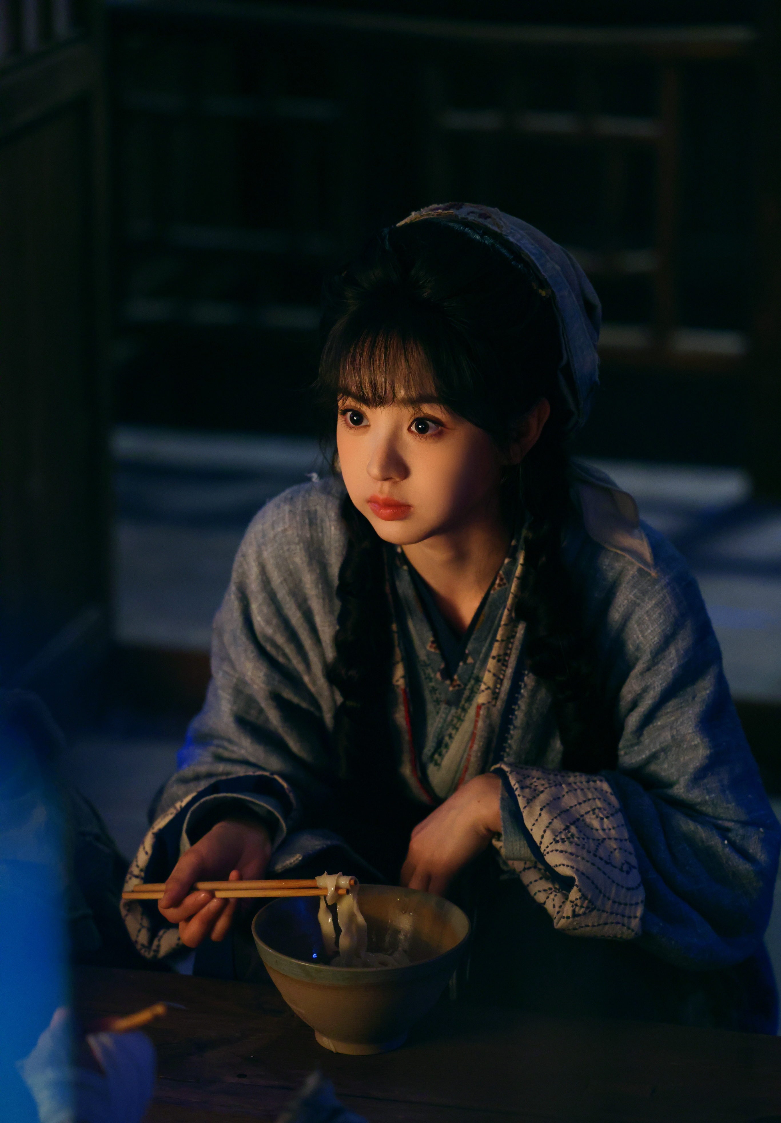 《逐玉》这个剧我也在看，田曦薇和孔雪儿这俩美女我都挺喜欢，故事也还行，这剧的爆火