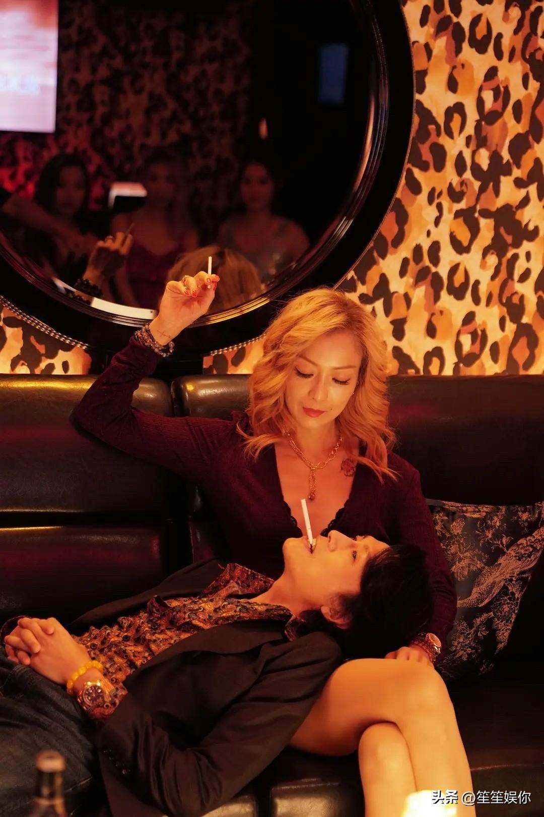 毫无疑问的是，整个春节档最好嗑的CP：黄子华和郑秀文。我很好奇郑秀文到底是怎么保