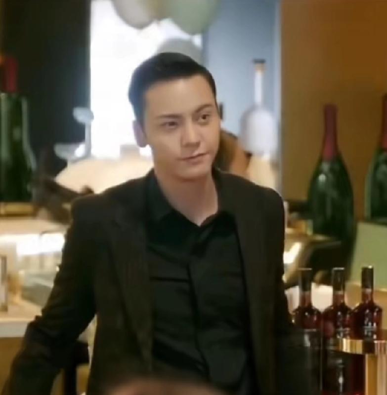 绝对相信王晶那句话的含金量有多高。

他说陈伟霆是一个很好演员，很会演。早期有跟