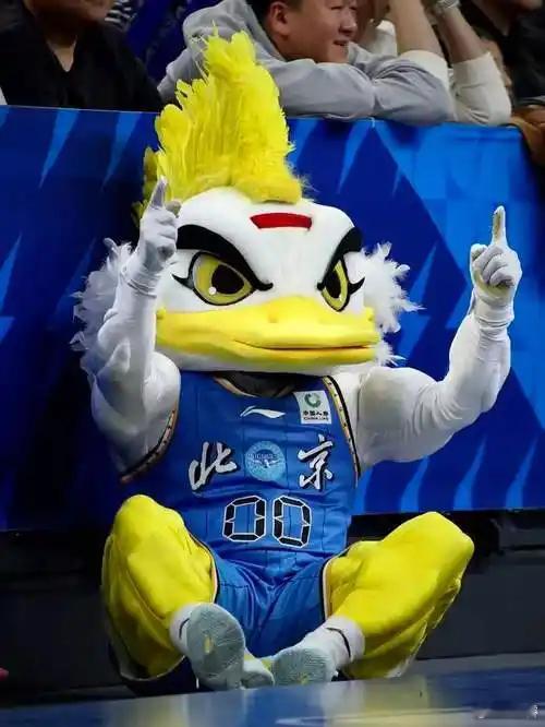 北京这个破联防…最后就憋一打一呀？CBA北京男篮vs上海男篮