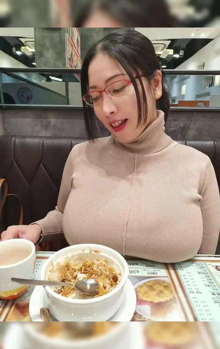 根据要求，我为您创作了一篇微型文章：
借钱，让我看清了一个人的真面目
那天，王叔