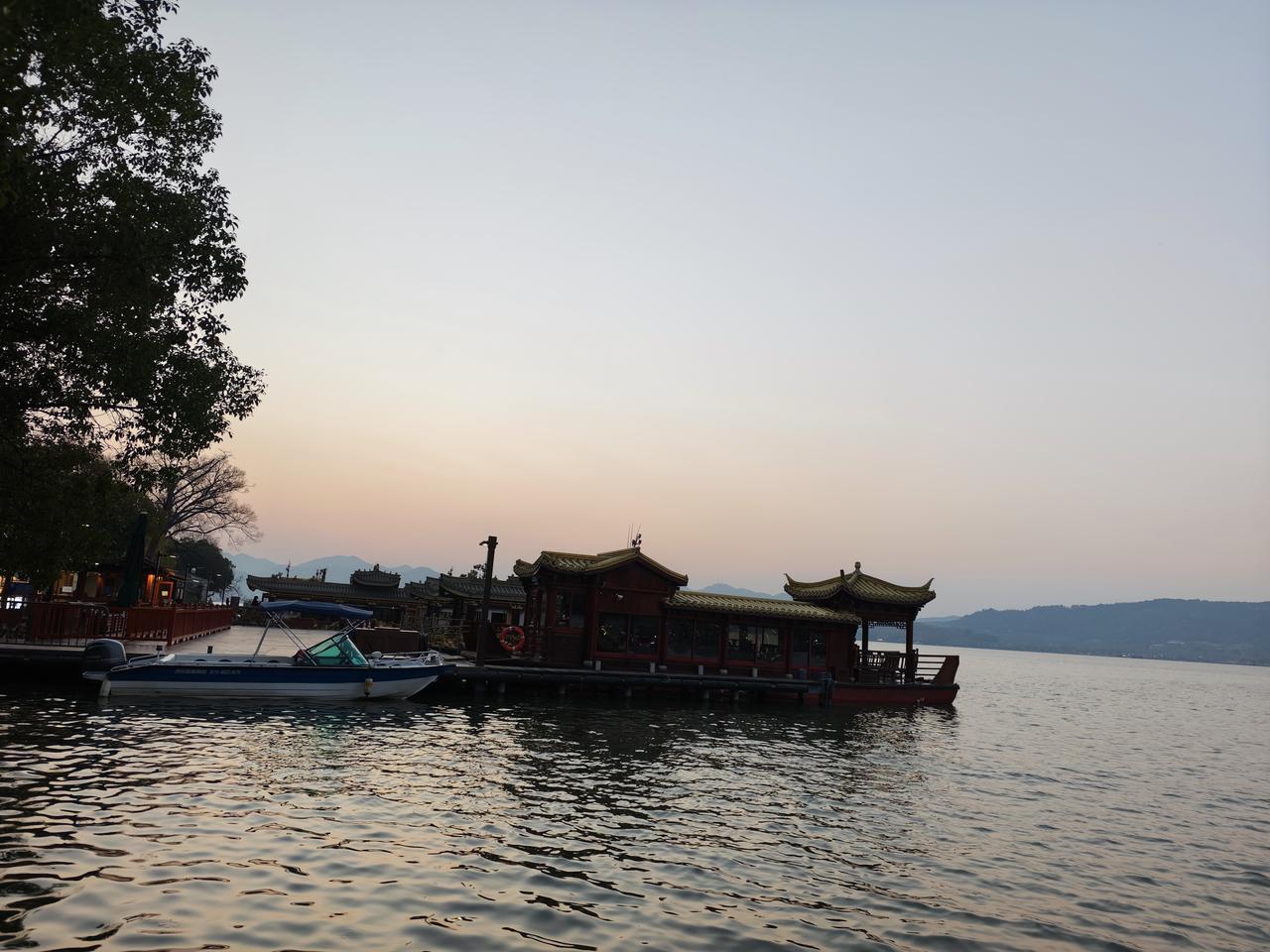 人比动物高级的地方就是会思考，二深度思考更是不可缺少的一种思维方式。对生活和工作