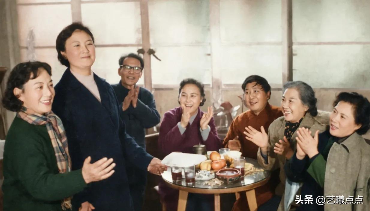 上世纪五六十年代，上影演员剧团的当家花旦同框。
有最美的女演员王丹凤；演技最出色