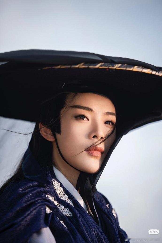 女扮男装最不露馅的陈丽君来了陈丽君即将出演祝姑娘 跨屏演绎祝缨，陈丽君把少年气韵