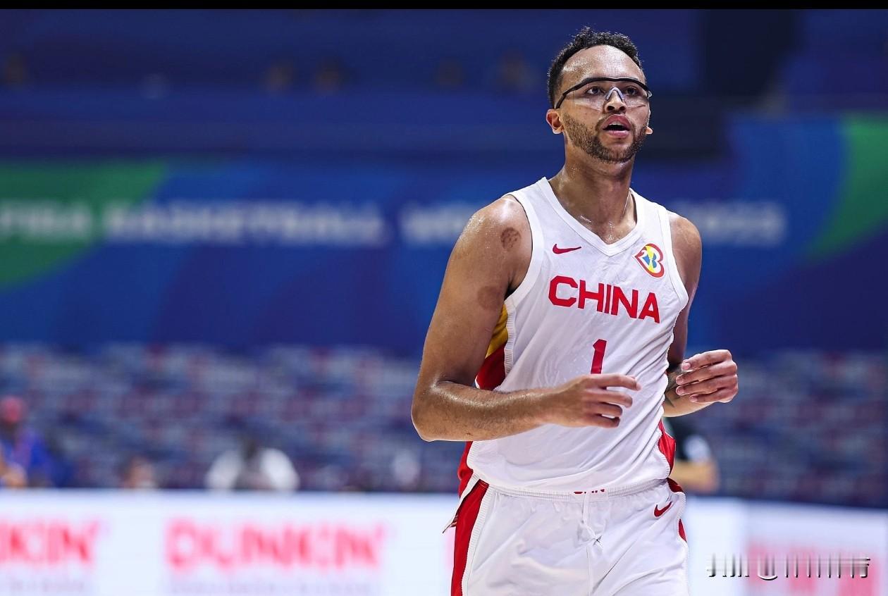 李凯尔既熟悉又陌生的一名中国男篮规划球员，熟悉是李凯尔是中国男篮截止目前唯一规划