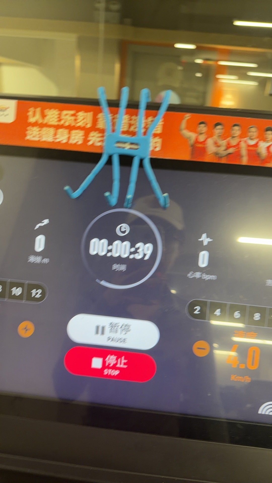 才开始健身朋友就开始叫我去打麻将三缺一的压力谁懂给姐急的库库一顿练现在出发去麻将