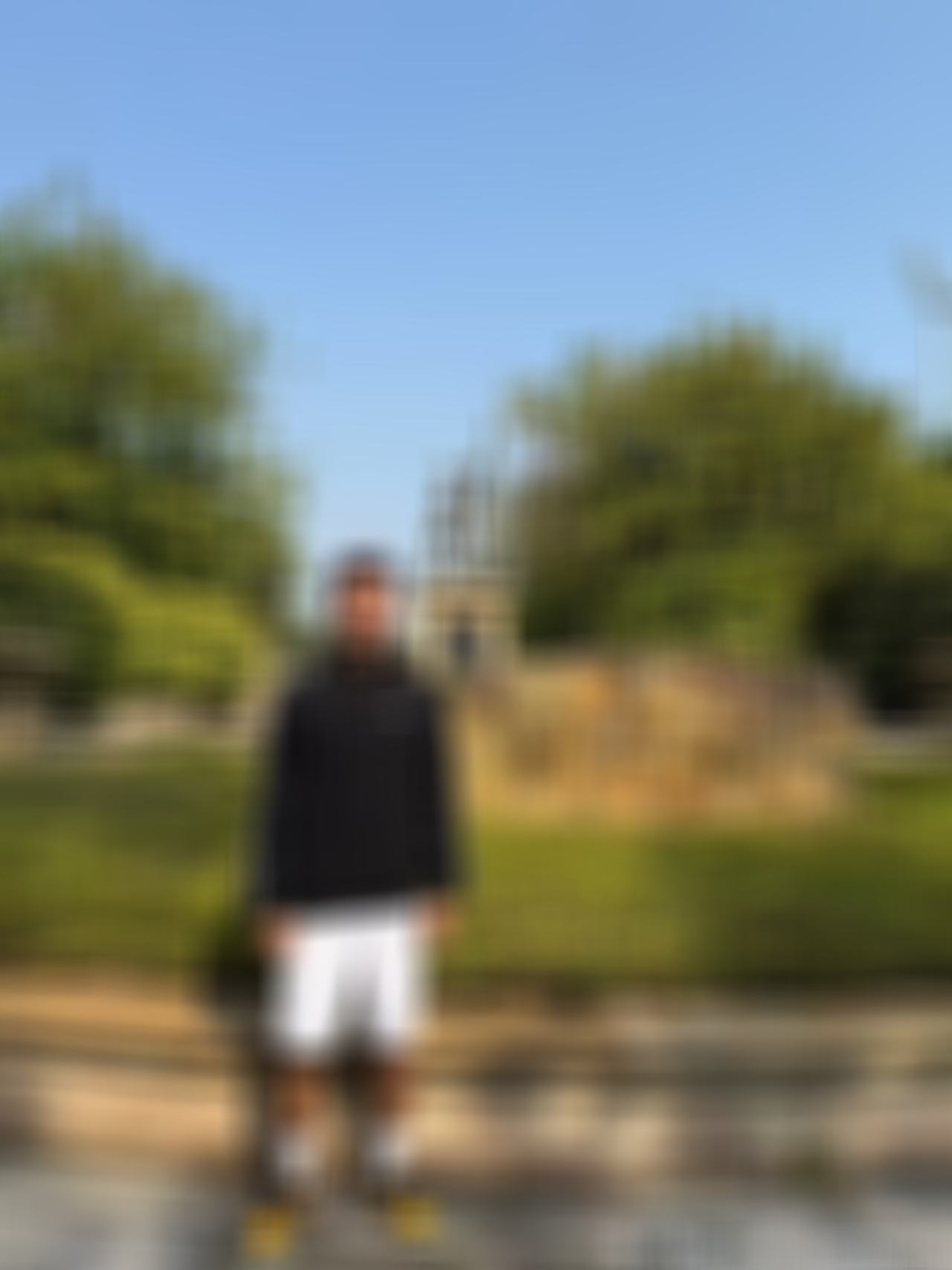 十年前vs十年后，同一地点阿卜杜归校 稚气渐消，热爱未减依旧是追风踢球的少年恒大