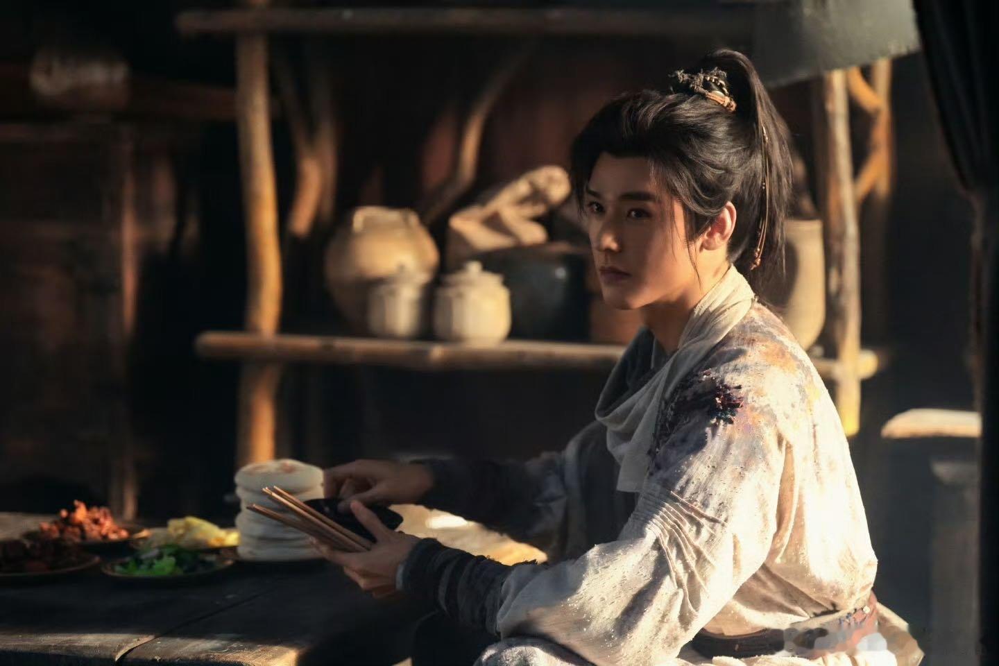 你是龚俊那他是谁“你是龚俊那他是谁”这梗过不去了是吧！戏里冷面修罗飞鱼服一穿大杀