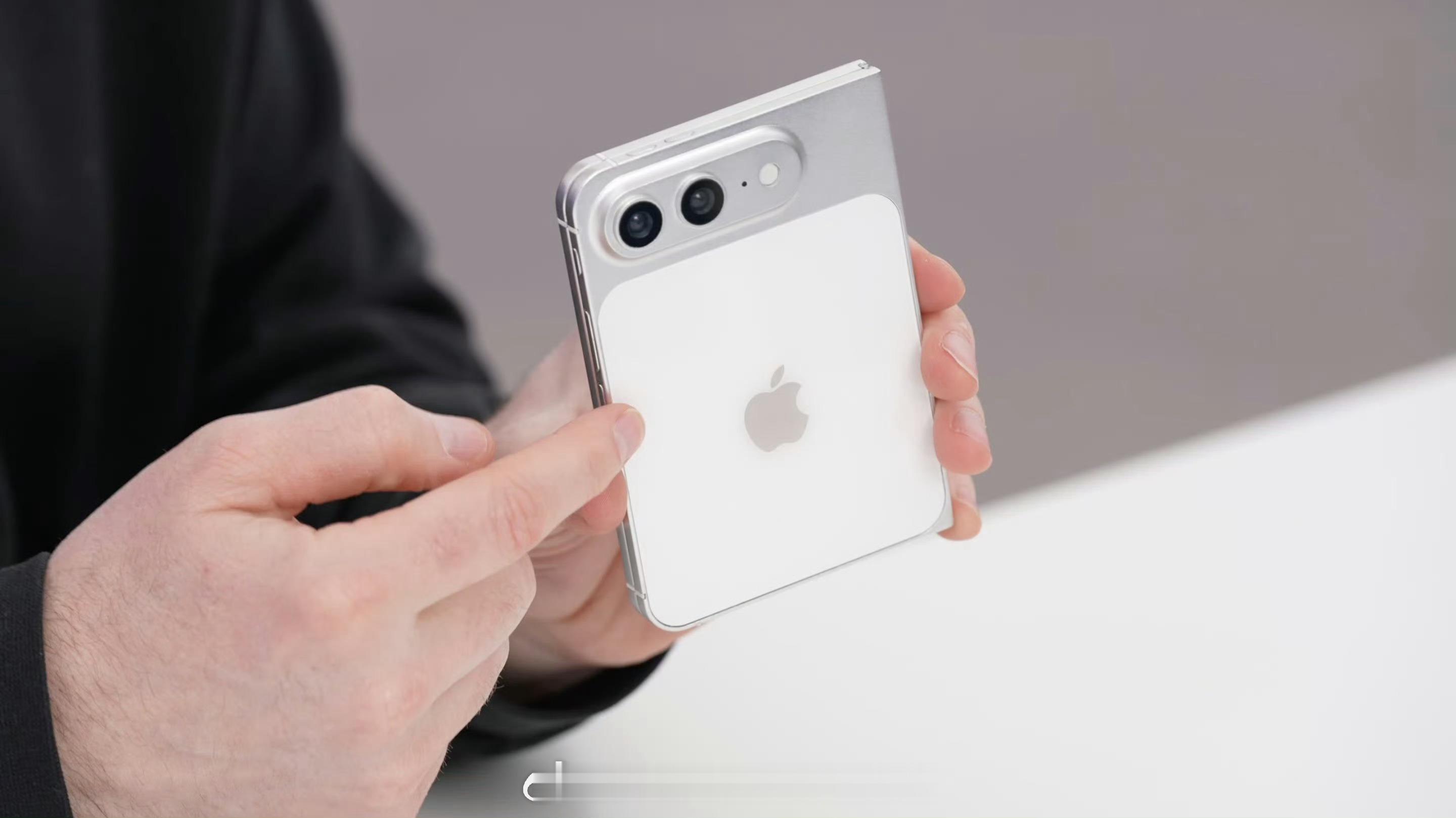 曝折叠屏iPhone试产受阻液态金属铰链良率低，开合异响，屏幕折痕压不下去。苹果
