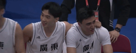 于米提哭得不一般，不是输球暴露软弱，而是高兴得稀里哗啦


杨瀚森在上赛季CBA