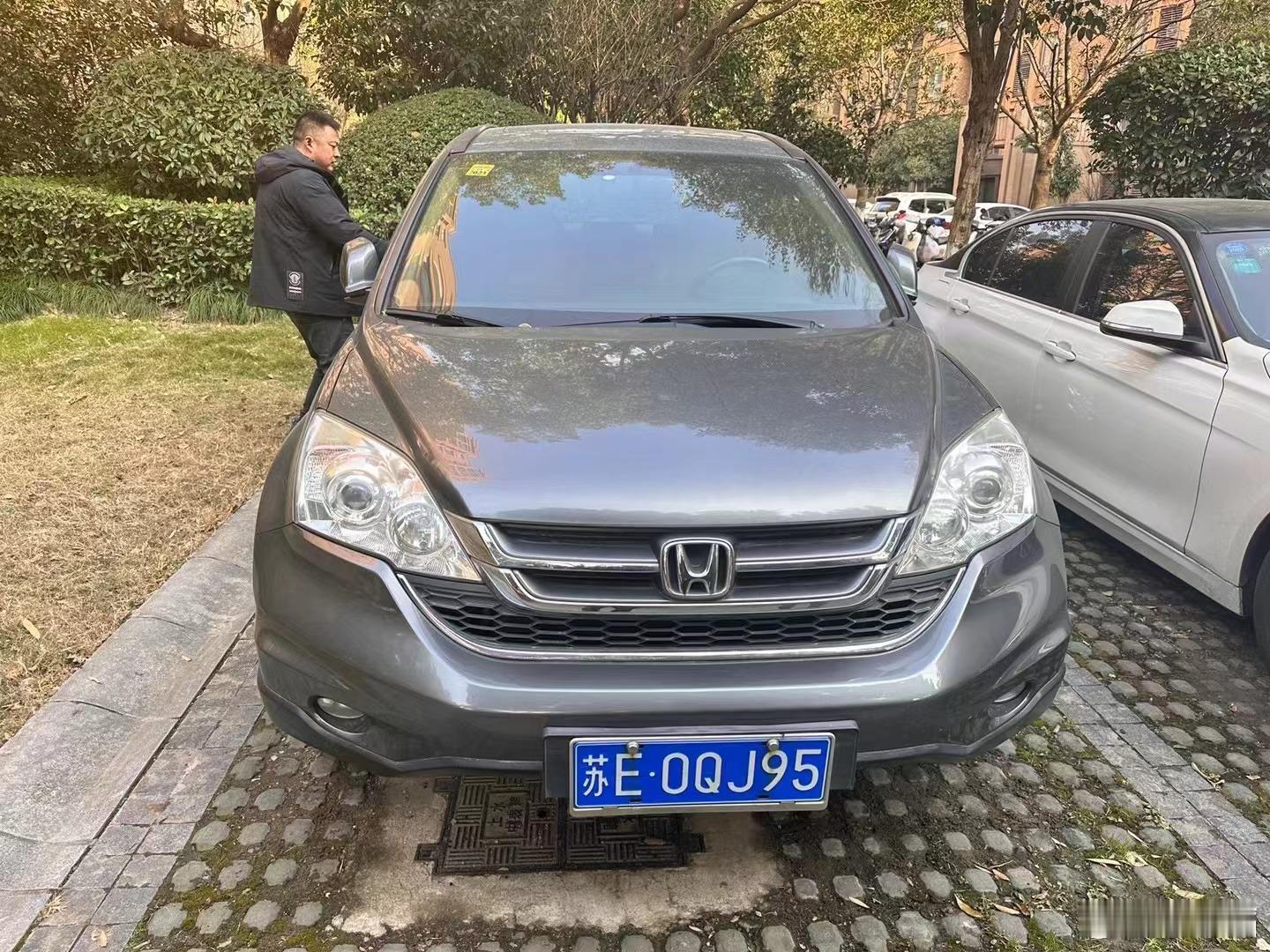 图片画质不高 抱歉啊因为车在物流上 想发个预售等车回来好好拍一组我喜欢这一代的C
