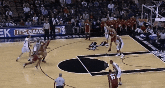 詹姆斯职业生涯动态天赋最强的一个赛季是什么时候？
我觉得是2006-07赛季。