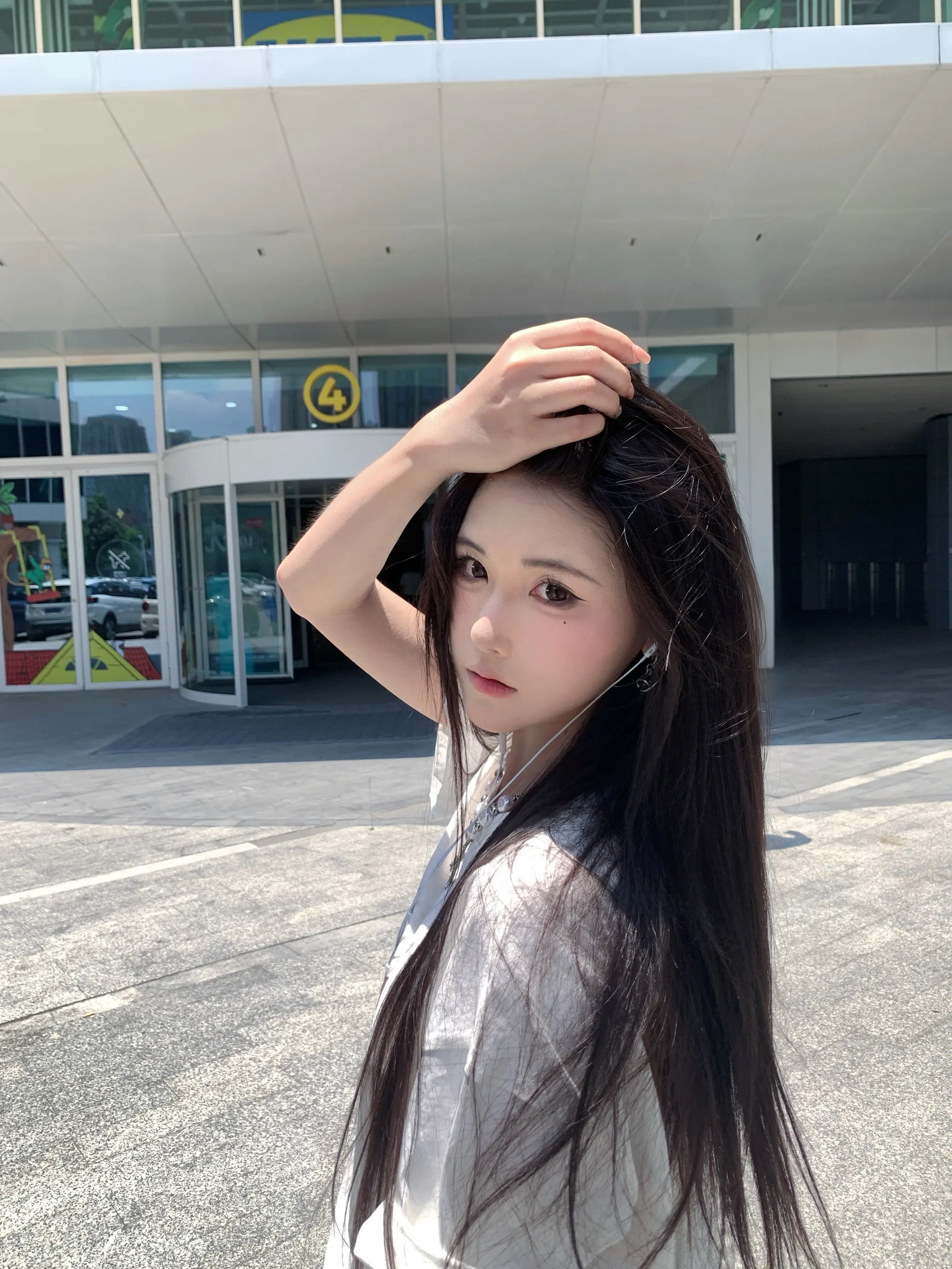 每多一次创伤就使我少一份天真 我好想别再受伤 别再长大