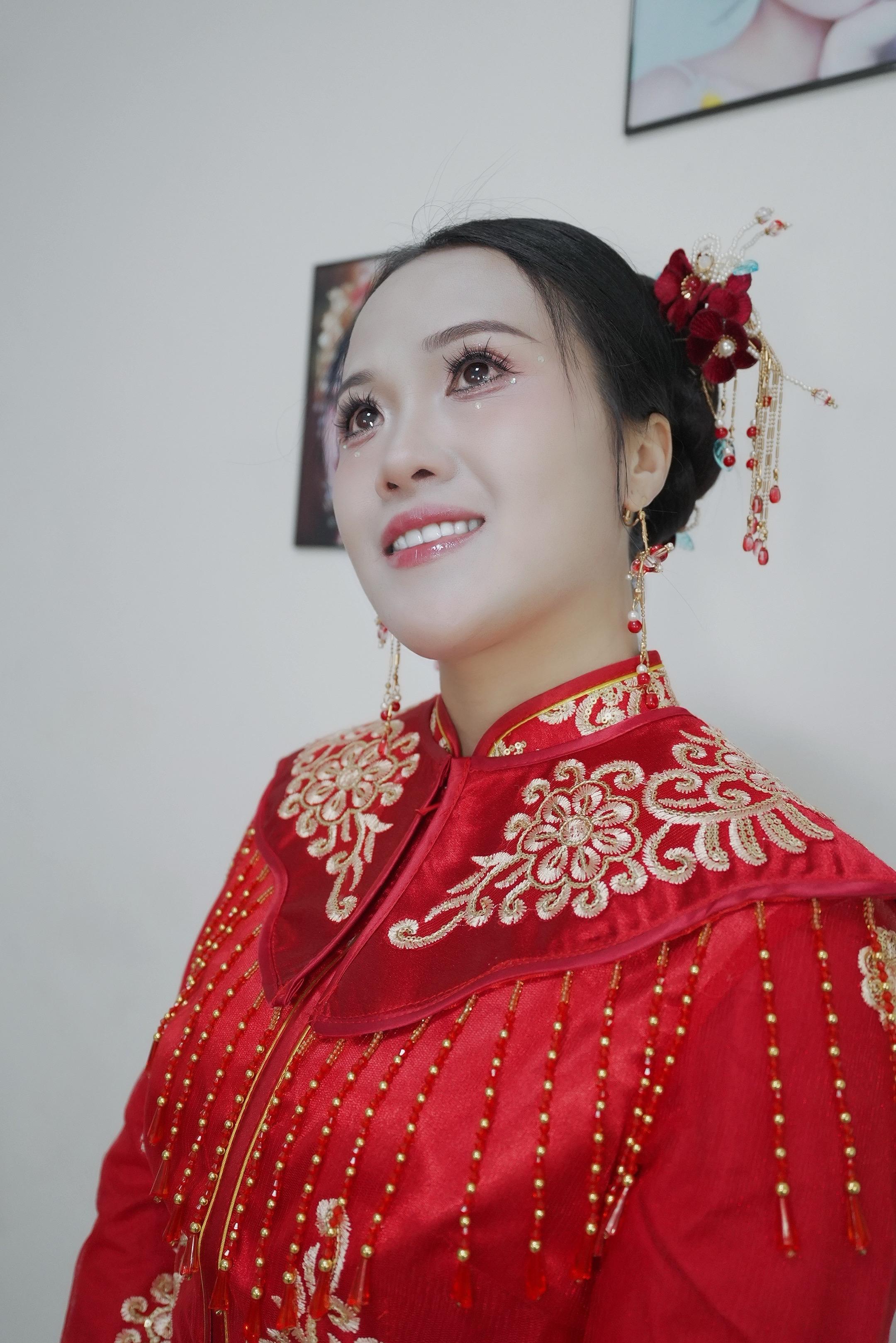 新手化新娘妆给我打多少分🤭😏