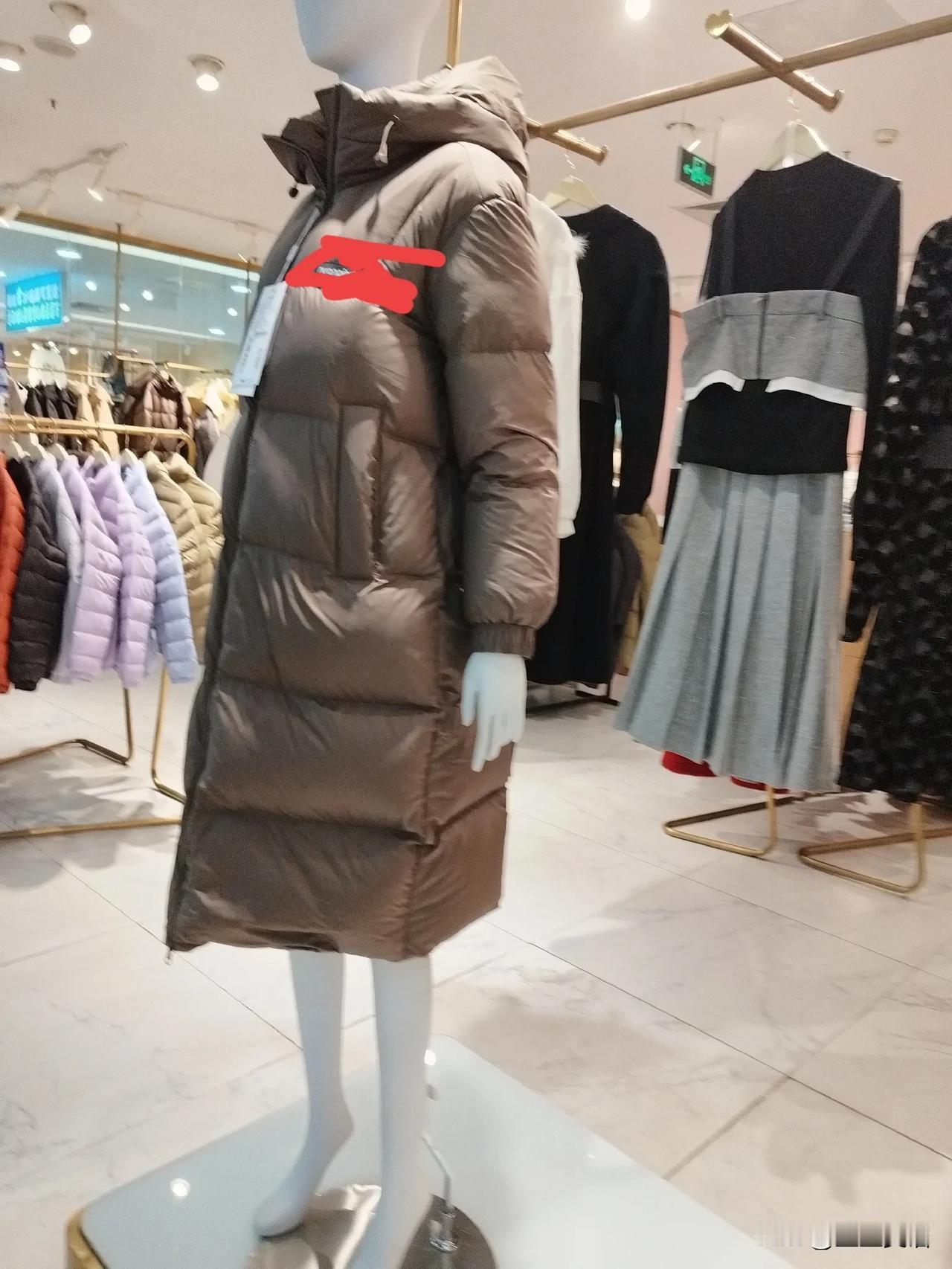 现在的小孩子们，攀比心这么厉害吗？

老家一个朋友，孩子在一个私立学校上学，每个