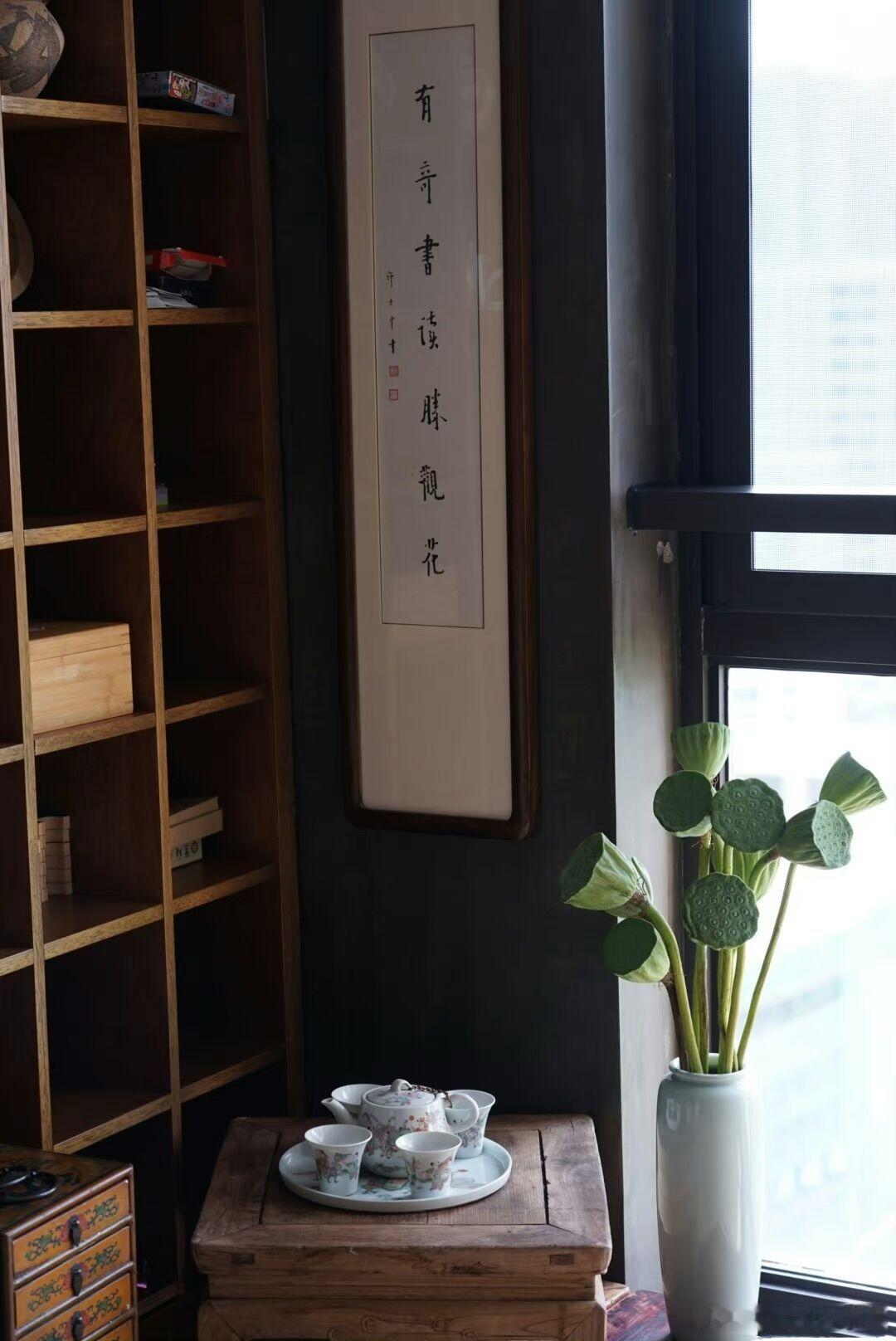 七杀女比正官女善变，擅长研究人性，对自己男人心里在想什么了如指掌，看上去会强势，