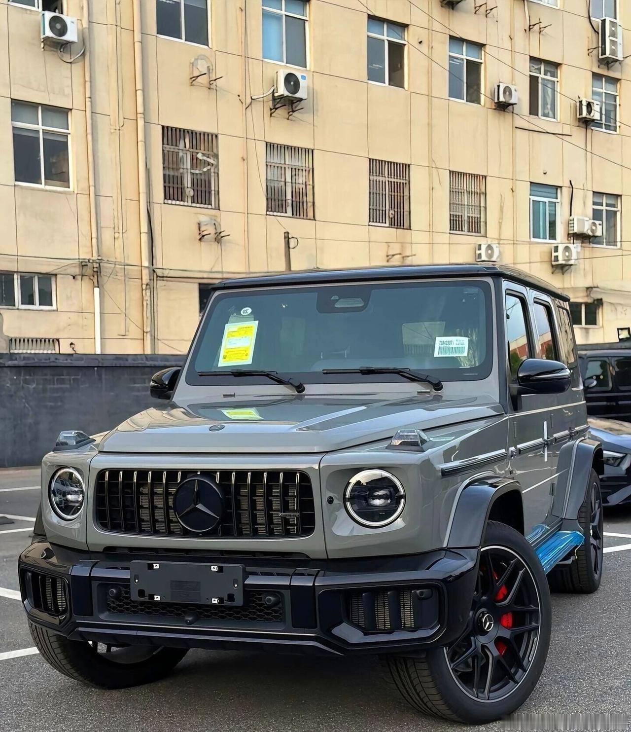 奔驰AMG G63：混动猛犸象！一句话暴击：4.0T V8+电机=612匹省油怪