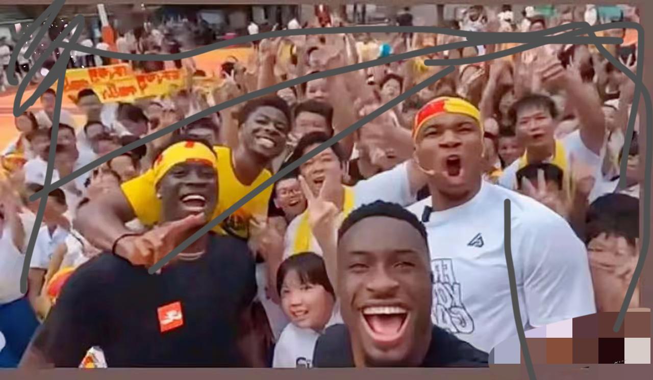 签证引爆网络，
不是担心十几年后中国黑人满大街，而更让人担心的是……

说是引进