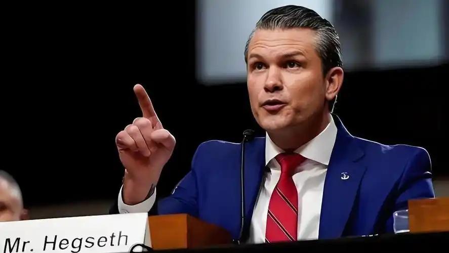 美国国防部长赫格塞思签署了一道让人头皮发麻的文件。

从今以后，所有美军士兵，可