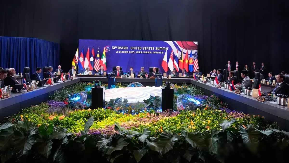 美国逼东盟选边，条款藏刀，小国夹缝求生

2025年11月5日，有外媒突然报道说