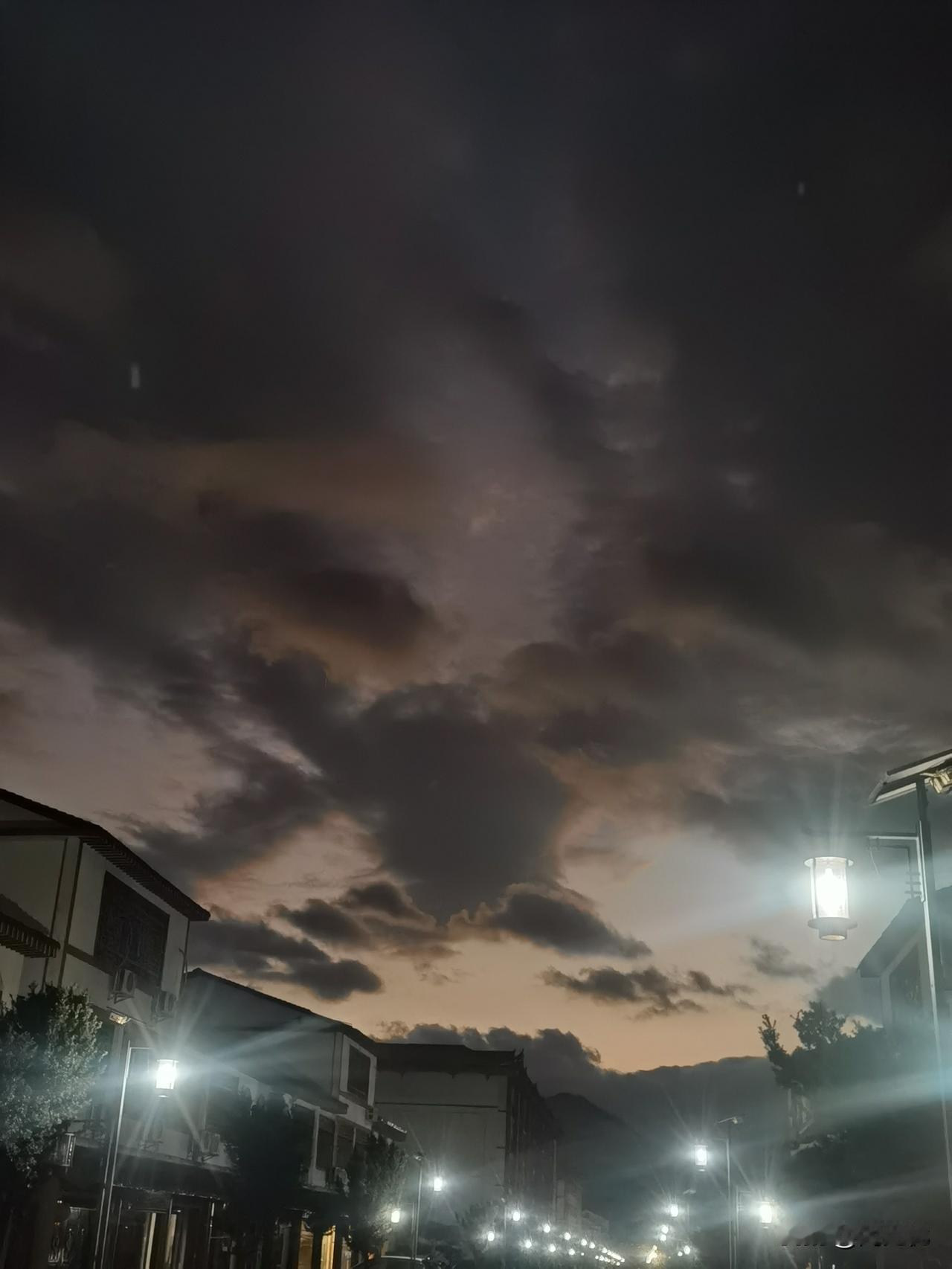 美伊谈判，不成功。
那就继续开打，打打谈谈。
在我推演中，至少还得谈五次，或者是