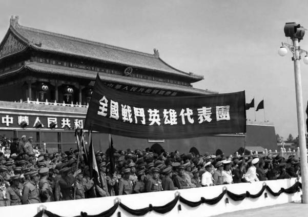 一直以为1949年开国大典后，全中国就都解放了，直到刷到相关史料才知道，西藏、云
