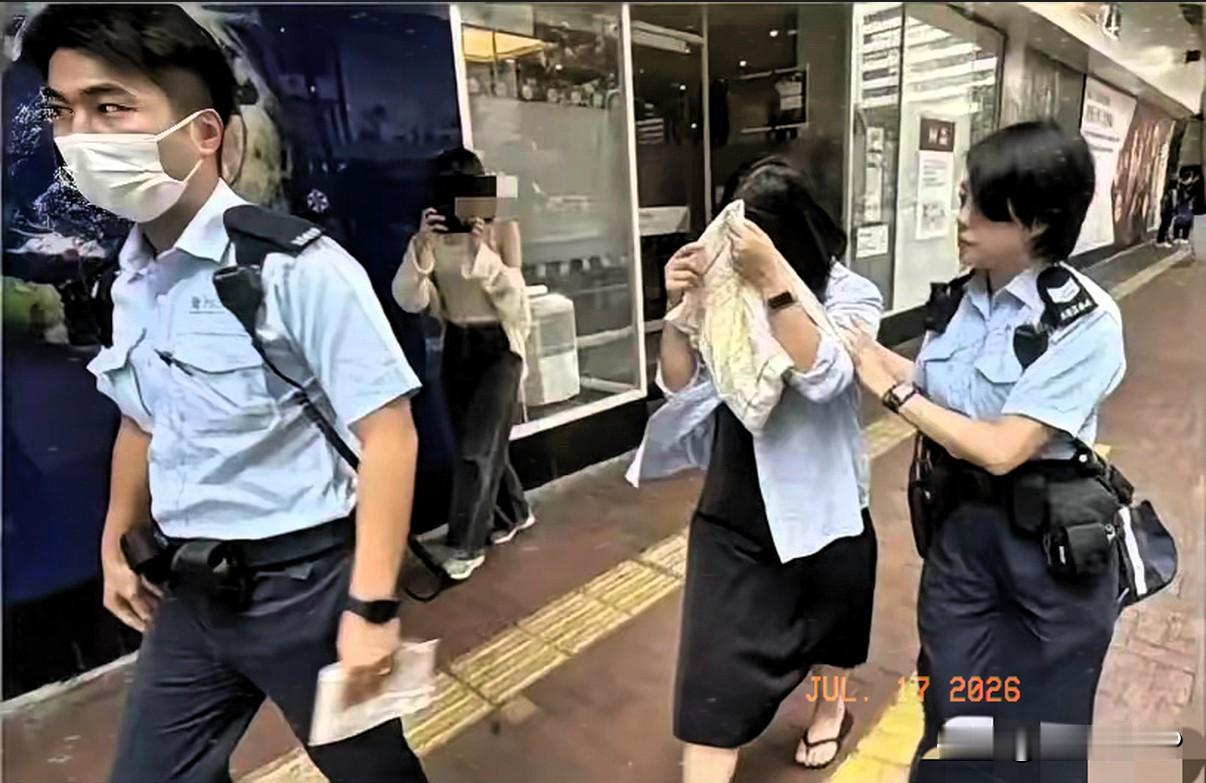 第一次去香港玩，只因换了5000块港币，36岁内地女子直接被港警带走，还可能背上