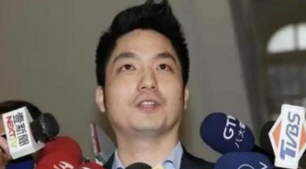 岛上传来消息，台北市市长、蒋介石的曾孙蒋万安公然表示，自己绝对不可能去选下一任国