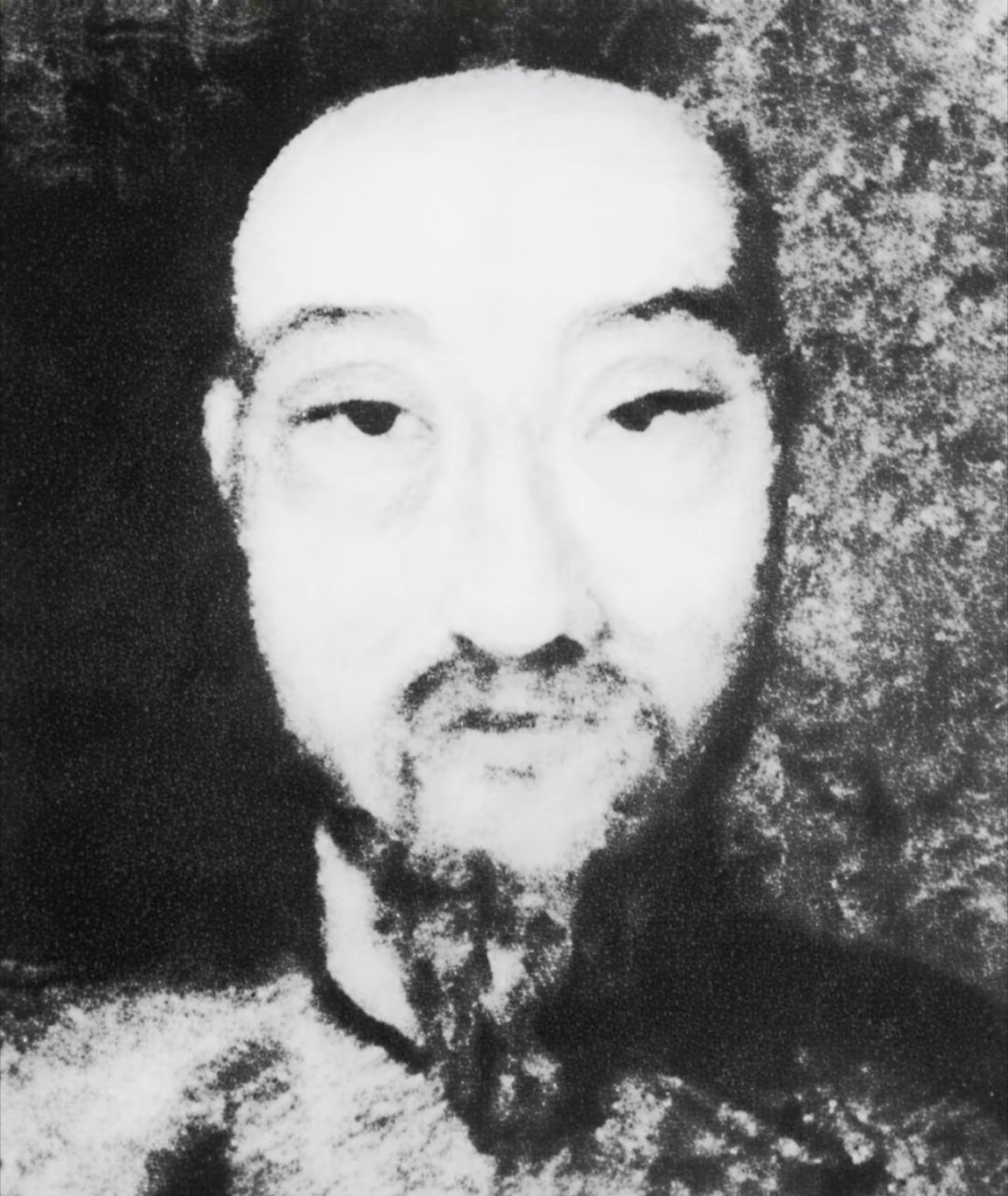目前国内公认的现存最早的中国人肖像照片，摄于1844年。当时法国人于勒.埃及尔跟