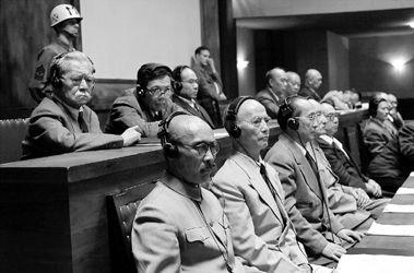 东京审判必将再次上演，日本军国主义分子都必将被清算，接受正义的审判。
我们不能忘